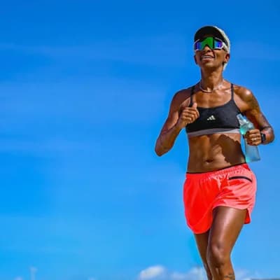 Photo of Ludmilla Oliveira running